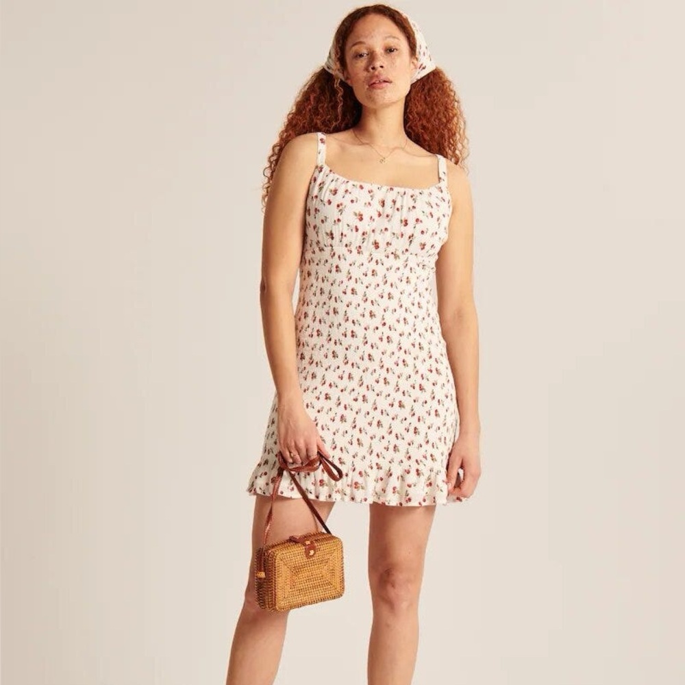 ABERCROMBIE & FITCH•light blue smocked mini dress XSP NWT